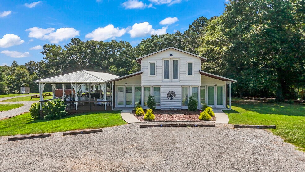 Primary Photo Of 74 Gore Rd, Boaz Restaurant For Sale