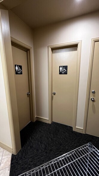 More Photos Of 2503 South Blvd, Houston Office For Sale