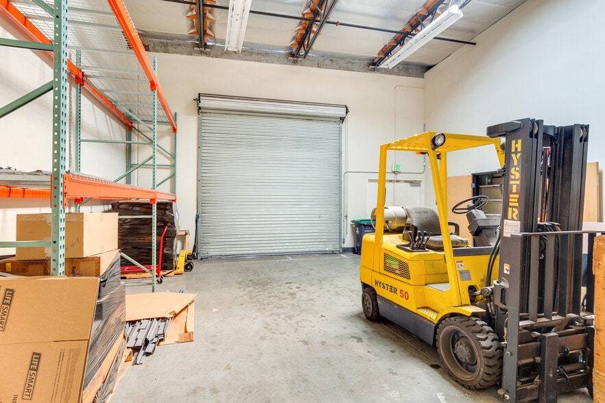 More Photos Of 339 N Berry St, Brea Light Manufacturing For Sale