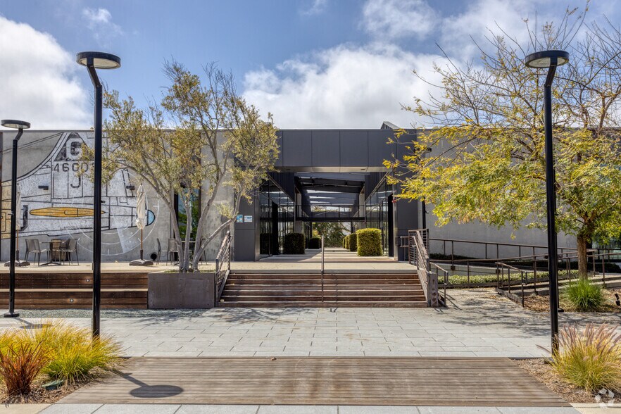 More Photos Of 2030 E Maple Ave, El Segundo Loft Creative Space For Lease