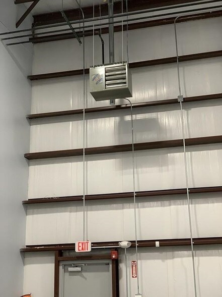 More Photos Of 232 Huttleston Ave, Fairhaven Service For Lease