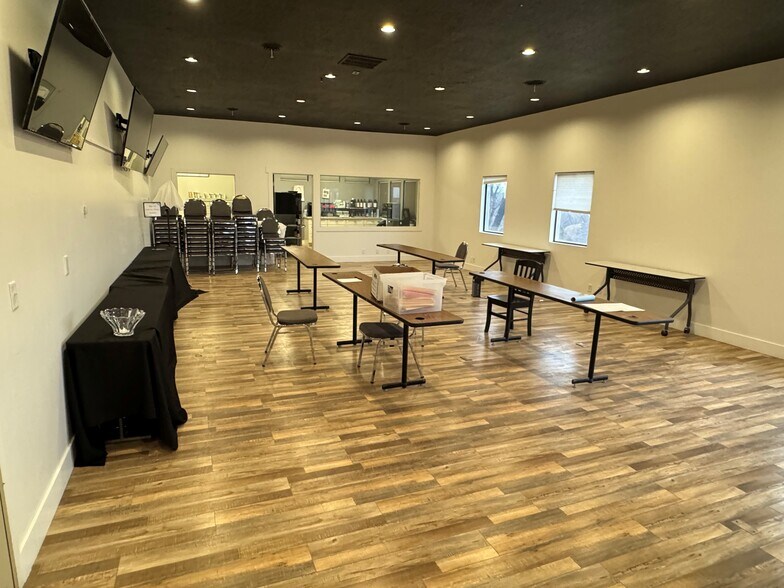 More Photos Of 9075 S Riverside Dr, Sandy Research And Development For Sale