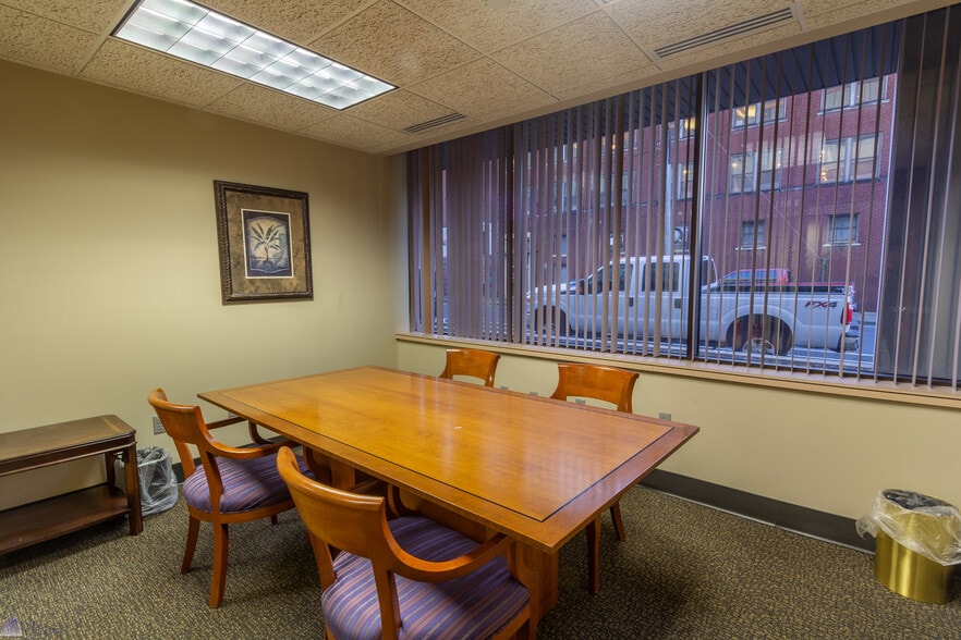 More Photos Of 100 S 4th St, Paducah Office For Lease