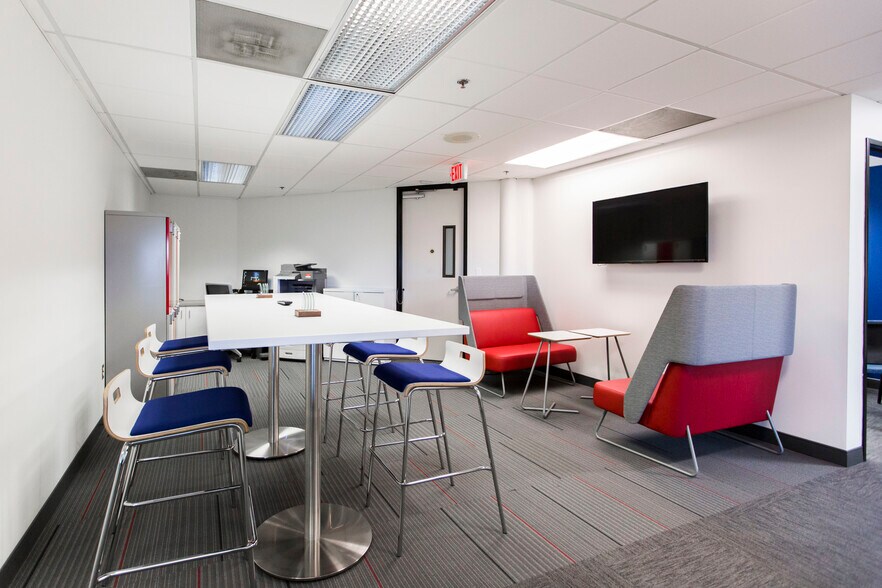 More Photos Of 28400 Northwestern Hwy, Southfield Office For Sale