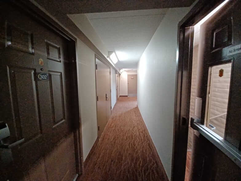 More Photos Of 7377 Six Flags Dr, Austell Hotel For Sale