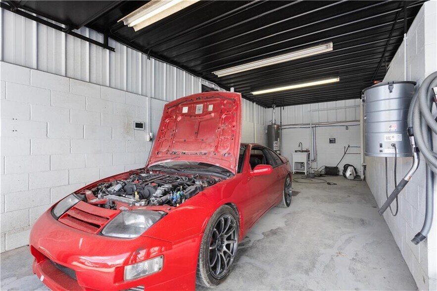 More Photos Of 3709 Pickett Rd, Saint Joseph Auto Repair For Sale