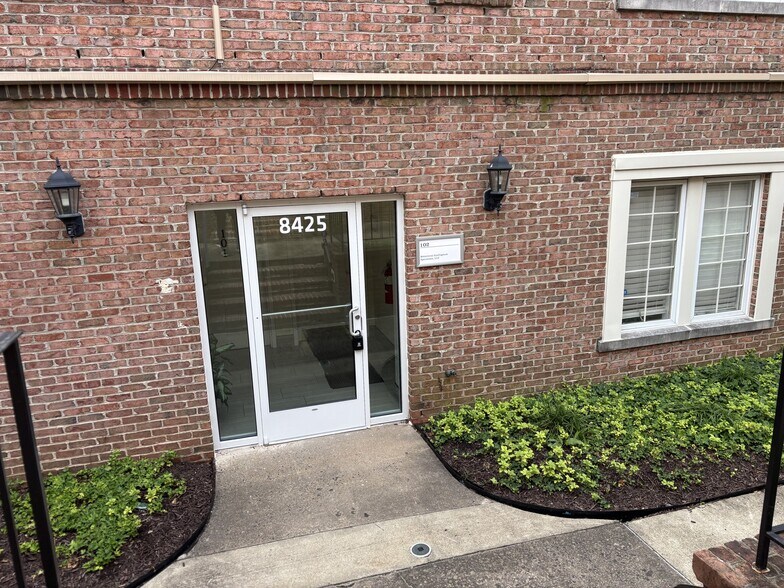More Photos Of 8401-8427 Dorsey Cir, Manassas Medical For Sale