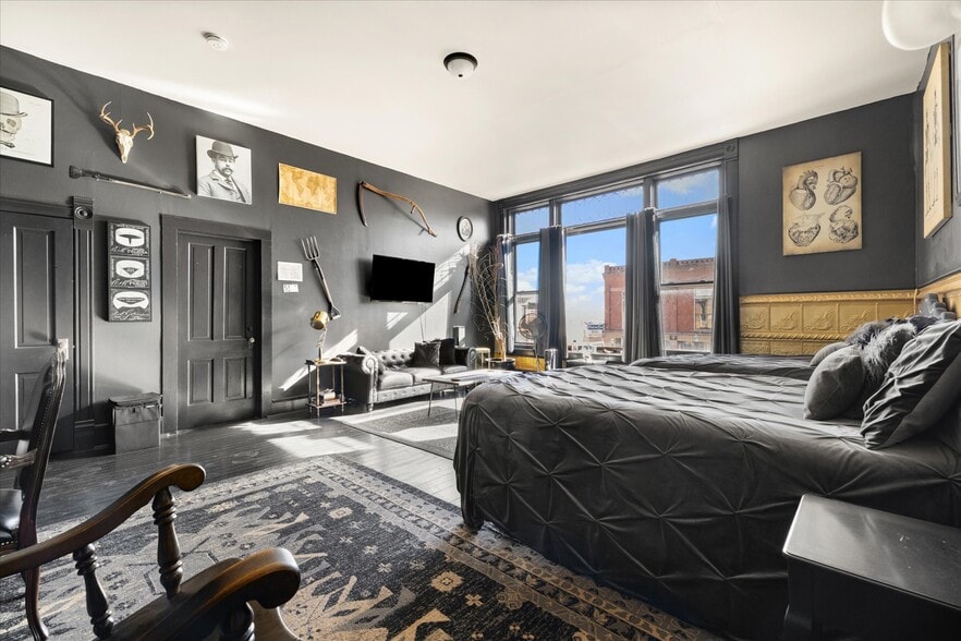 More Photos Of 301 Victor Ave, Victor Hotel For Sale