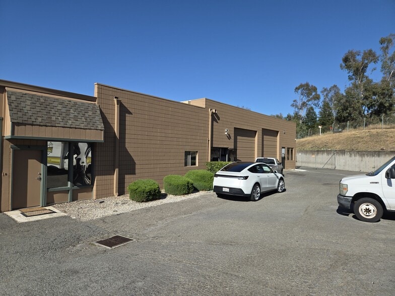 More Photos Of 895 Howe Rd, Martinez Manufacturing For Sale