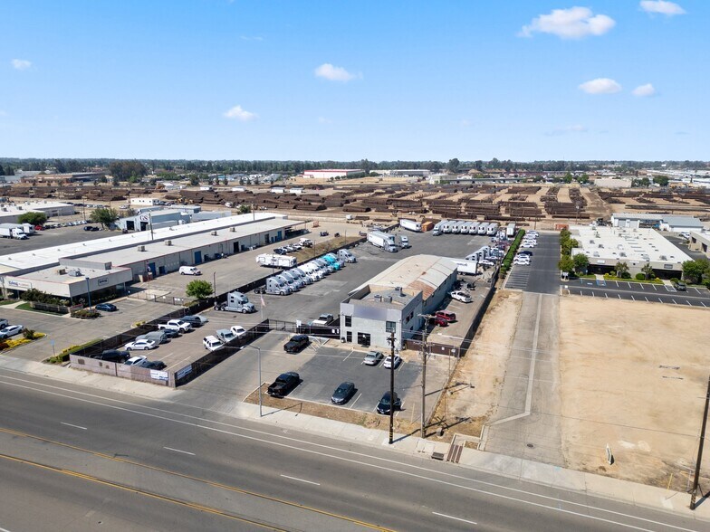 More Photos Of 4451 N Brawley Ave, Fresno Warehouse For Sale