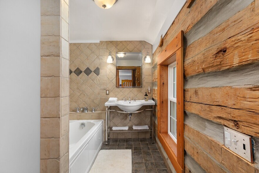 More Photos Of 315 Ganders Dr, Luray Hospitality For Sale