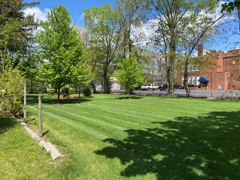 More Photos Of 1358 4th Ave, Rockford Office Residential For Sale