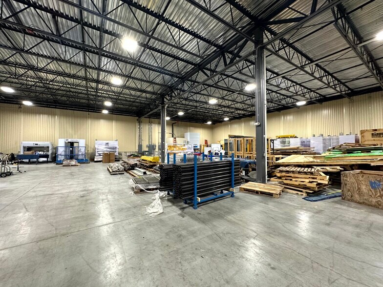 More Photos Of 15 Gendron Dr, Lewiston Distribution For Lease