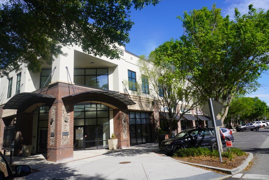 More Photos Of 1952 Long Grove Dr, Mount Pleasant Storefront Retail Office For Lease