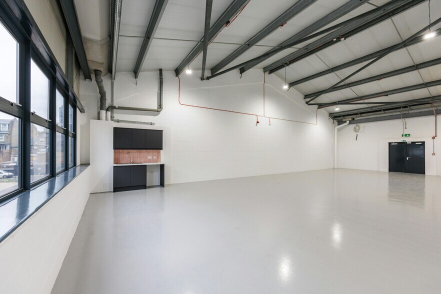 More Photos Of 10 Prestons Rd, London Unknown For Lease