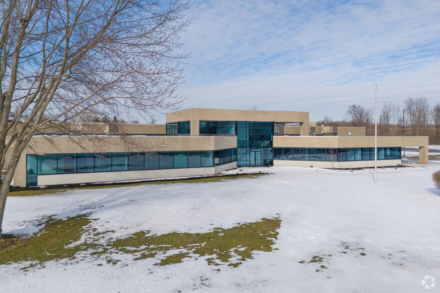 More Photos Of 100 Centre Dr, Orchard Park Warehouse For Lease
