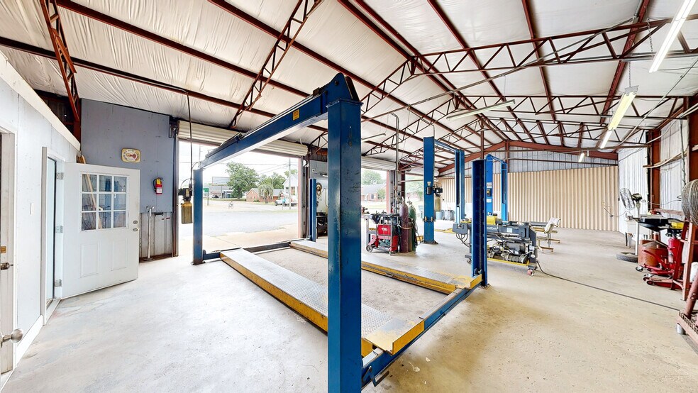 More Photos Of 716 S Main St, Enterprise Auto Repair For Sale