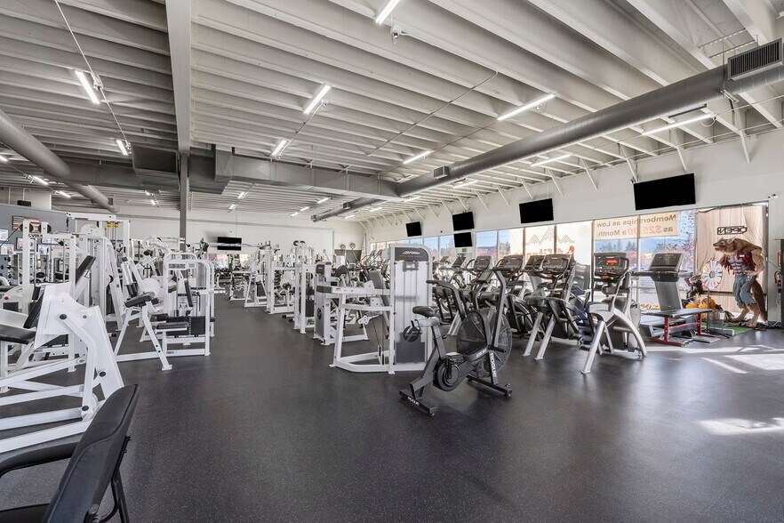 More Photos Of 1631 E Seltice Way, Post Falls Freestanding For Sale