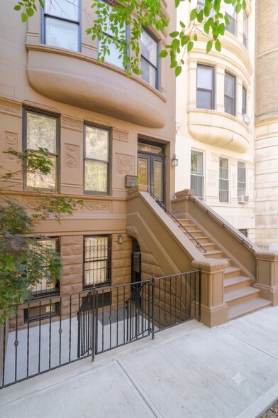 More Photos Of 338 W 71st St, New York Apartments For Sale