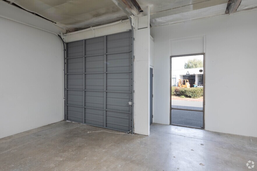 More Photos Of 7201 Garden Grove Blvd, Garden Grove Light Manufacturing For Lease
