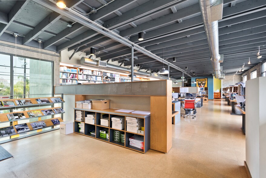 More Photos Of 5735 Melrose Ave, Los Angeles Loft Creative Space For Sale