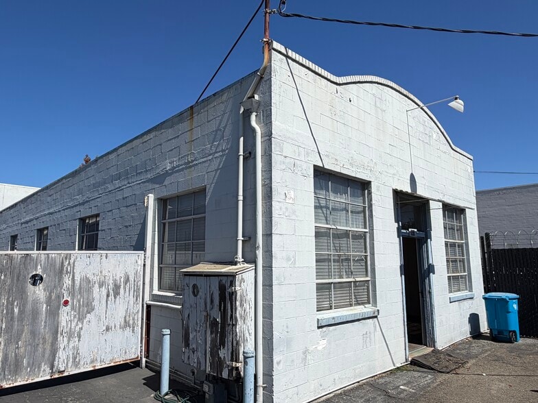 Primary Photo Of 303 Old County Rd, San Carlos Industrial For Lease