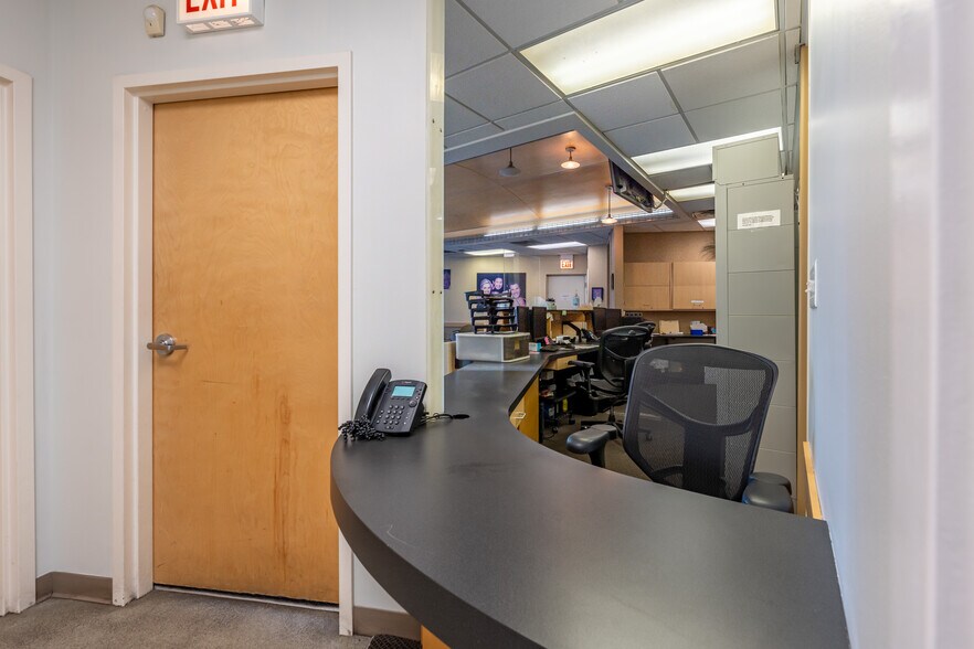 More Photos Of 875 N Milwaukee Ave, Chicago Storefront Retail Residential For Sale