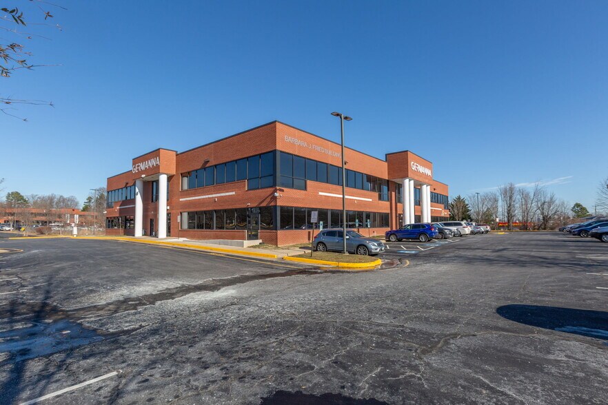 More Photos Of 10 Center St, Stafford Office For Lease
