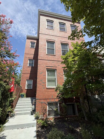 Primary Photo Of 1804 Independence Ave SE, Washington Specialty For Sale