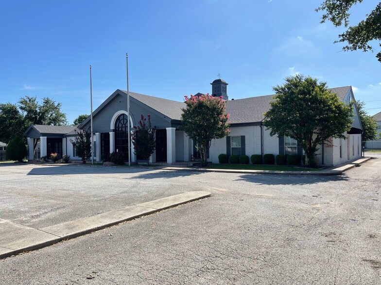 More Photos Of 5200 Paige Rd, The Colony Medical For Sale