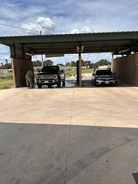 More Photos Of 1222 N Bryant St, Pleasanton Carwash For Sale
