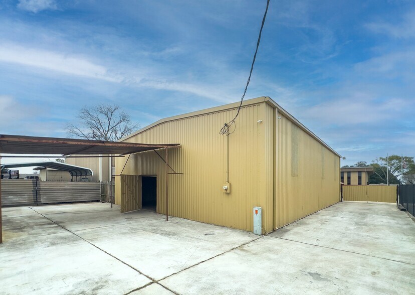 More Photos Of 10202 Mula Cir, Stafford Warehouse For Lease
