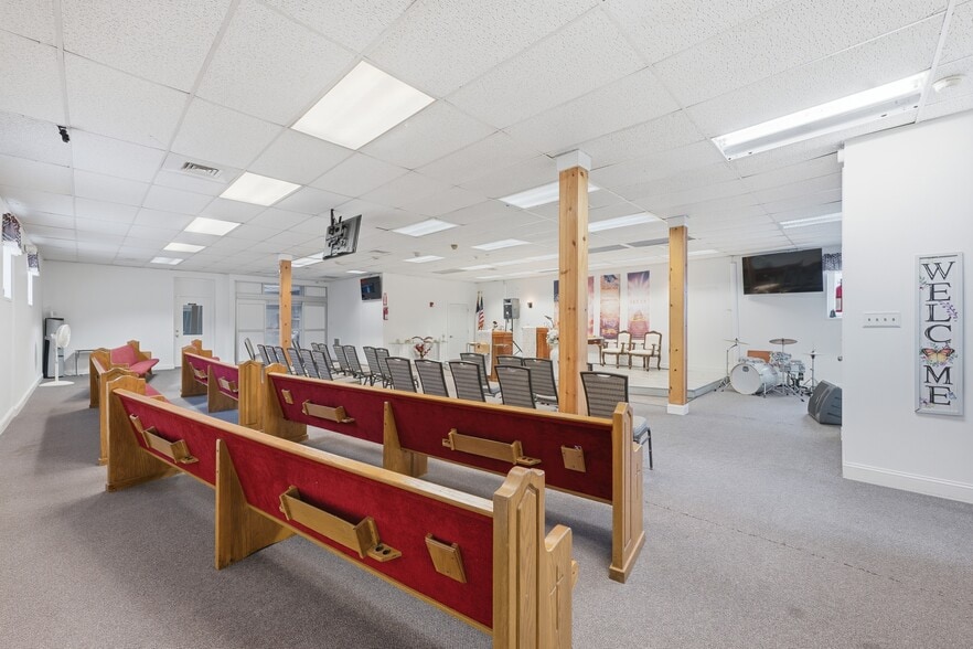 More Photos Of 55 Curtis St, New Britain Freestanding For Sale