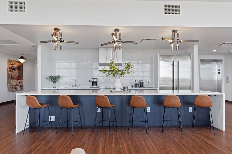 More Photos Of 4229 FM 620, Austin Showroom For Sale