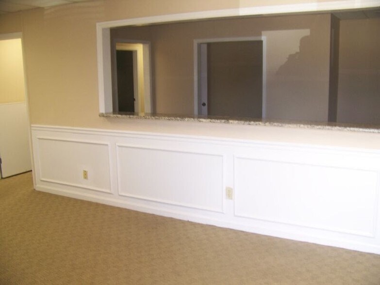 More Photos Of 2225 Drake Ave, Huntsville Office For Lease