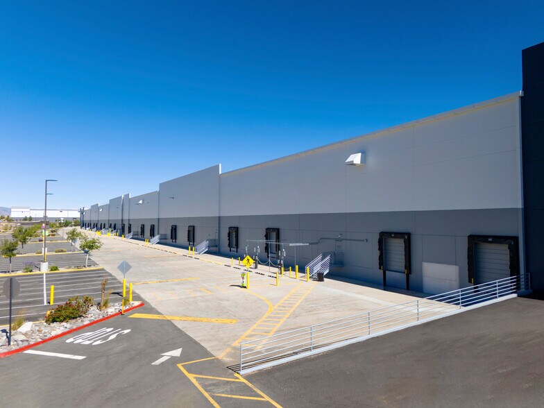 More Photos Of 8000 N Virginia St, Reno Warehouse For Lease