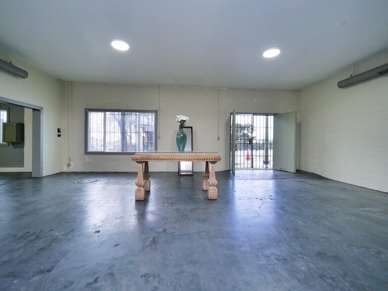 More Photos Of 9614-9616 MacArthur Blvd, Oakland Specialty For Sale
