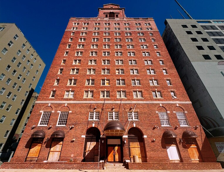 Primary Photo Of 125 S Dr Martin Luther King Blvd, Atlantic City Hotel For Sale
