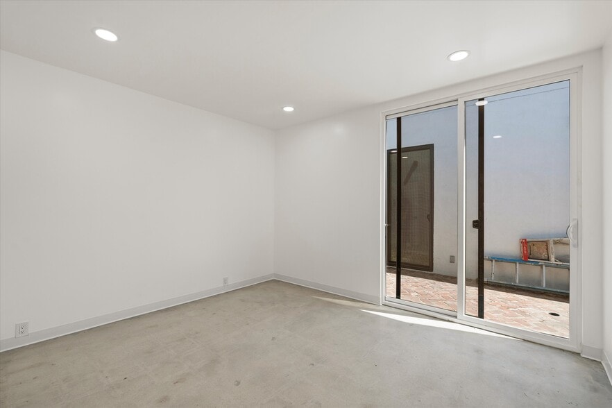 More Photos Of 805 S Gaffey St, San Pedro Loft Creative Space For Sale