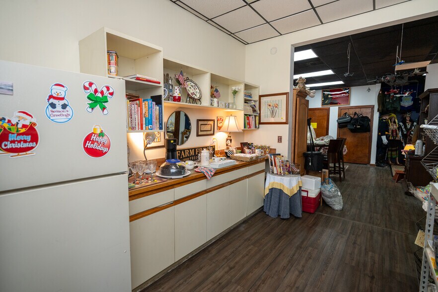 More Photos Of 1365 N Courtenay Pky, Merritt Island Office Residential For Lease