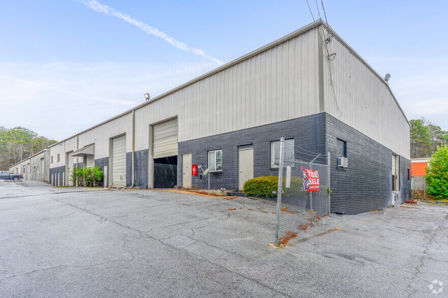 More Photos Of 6275 Highway 85, Riverdale Unknown For Lease