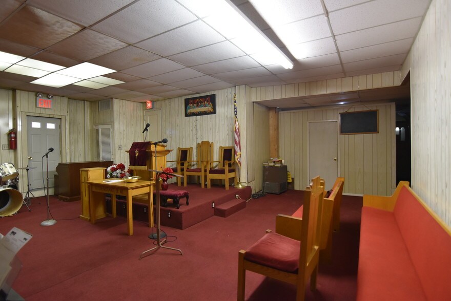 More Photos Of 831 Knickerbocker Ave, Brooklyn Religious Facility For Lease