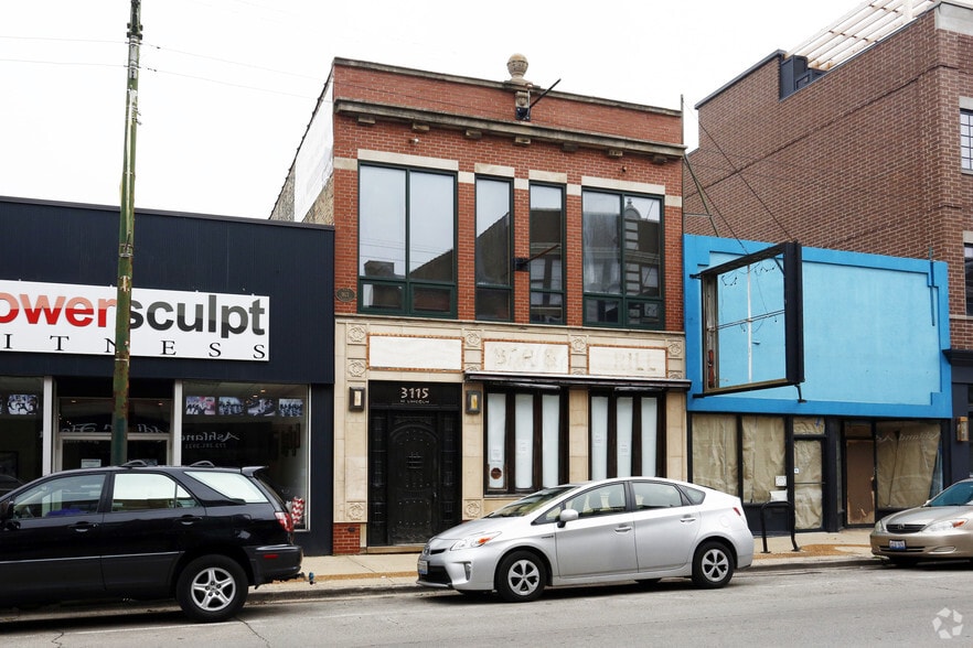 More Photos Of 3115 N Lincoln Ave, Chicago Restaurant For Sale