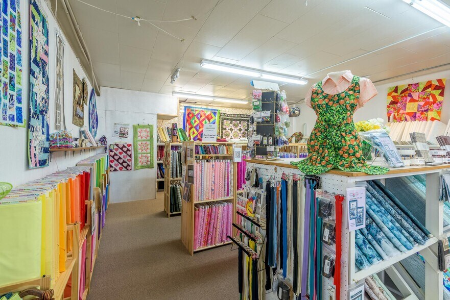 More Photos Of 21 E Pine, Pinedale General Retail For Sale