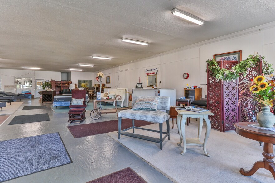 More Photos Of 3506 Springs Rd, Hickory Freestanding For Sale