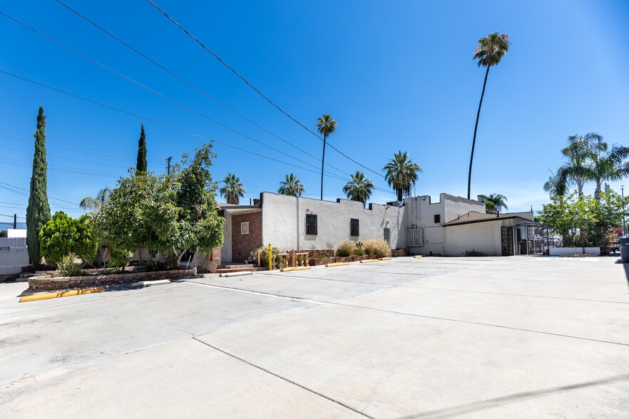 More Photos Of 819-821 Orange St, Redlands General Retail For Sale