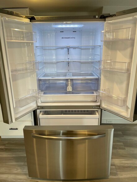 More Photos Of 3 Portsmouth Ave, Exeter General Retail For Lease