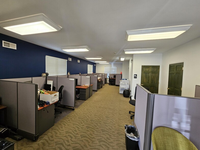 More Photos Of 4 Walter Foran Blvd, Flemington Office For Lease