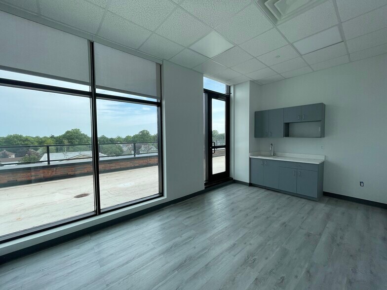 More Photos Of 251-73 Jericho Tpke, Bellerose Office For Sale