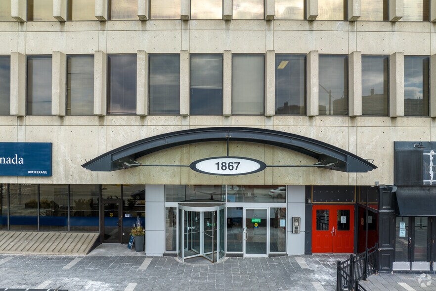 More Photos Of 1867 Yonge St, Toronto Office For Lease